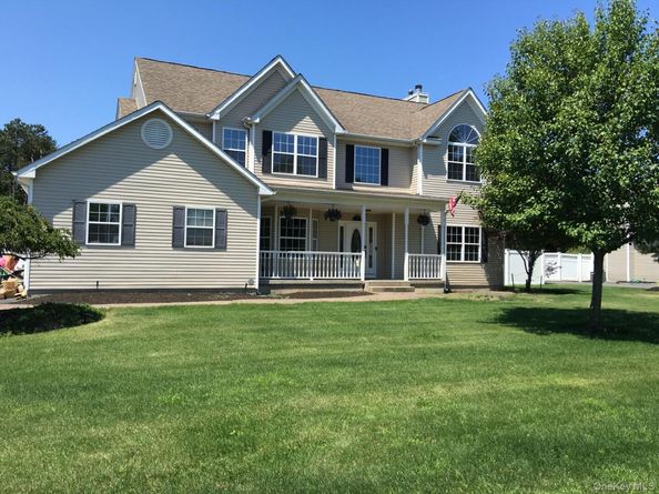 4 Jordan Drive, Medford NY 11763