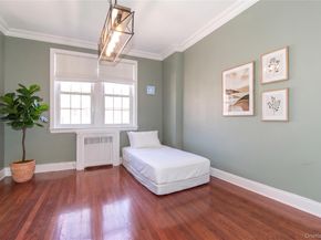 90 Knightsbridge Road 4J, Great Neck NY 11021