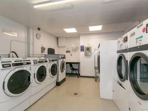 90 Knightsbridge Road 4J, Great Neck NY 11021