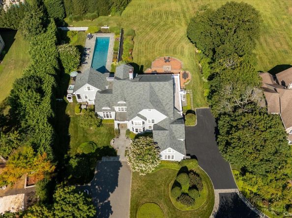 1 Pembroke Drive, Glen Cove NY 11542