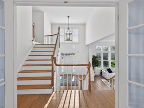 1 Pembroke Drive, Glen Cove NY 11542