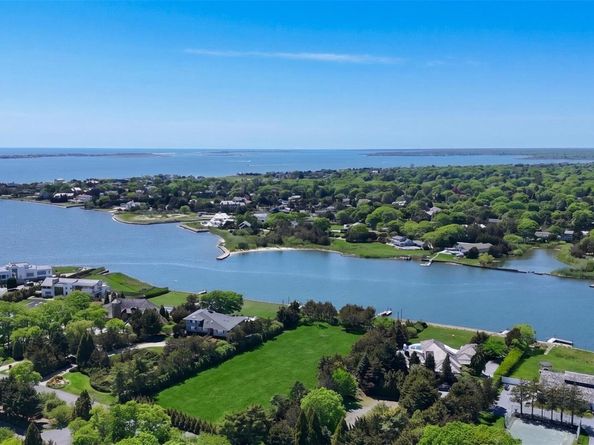 11 Pine Tree Lane, Westhampton NY 11977