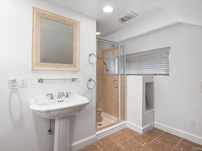 7 Elliot Road, Great Neck NY 11021