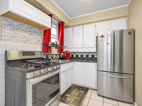 62 Wood Lane, Valley Stream NY 11581
