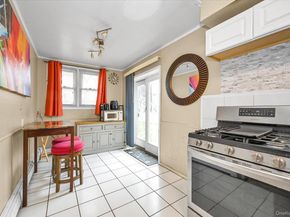 62 Wood Lane, Valley Stream NY 11581