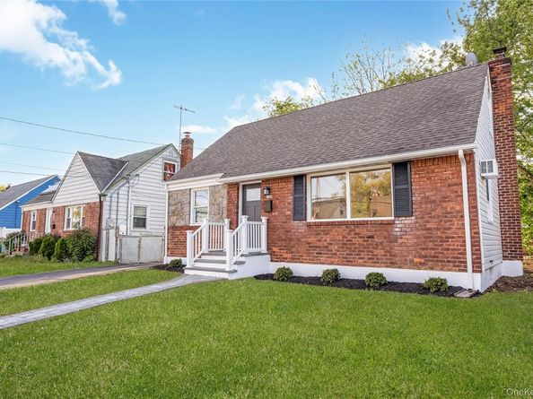 728 Martin Drive, Uniondale NY 11553
