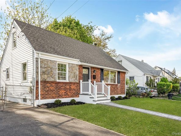 728 Martin Drive, Uniondale NY 11553