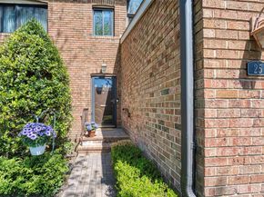 25 Windsor Gate Drive, North Hills NY 11040
