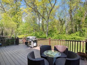 25 Windsor Gate Drive, North Hills NY 11040