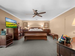 25 Windsor Gate Drive, North Hills NY 11040
