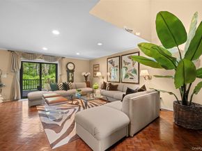 25 Windsor Gate Drive, North Hills NY 11040