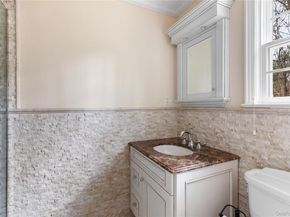 1 Glenby Lane, Brookville NY 11545