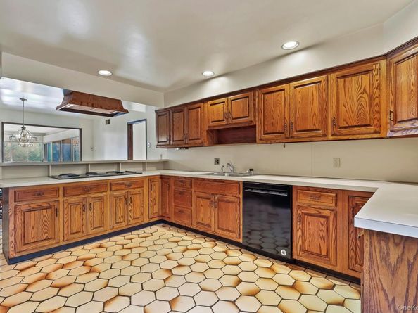 37 Century Trail, Harrison NY 10528