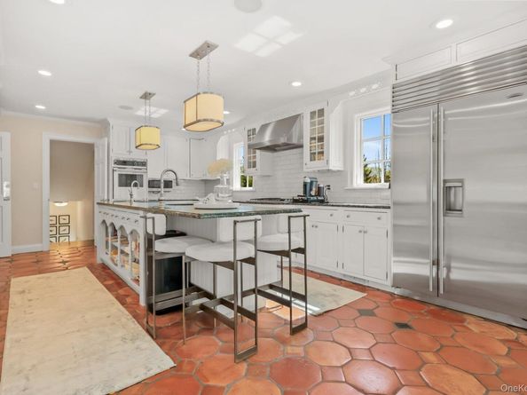 7 Plateau Circle W, Bronxville NY 10708