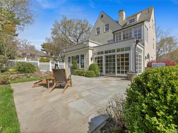 7 Plateau Circle W, Bronxville NY 10708