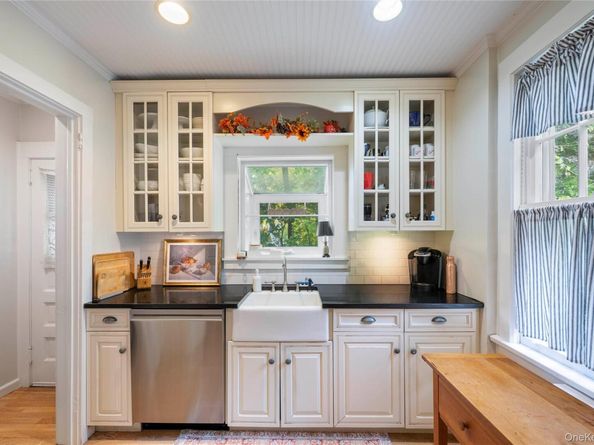 83 Sunnyside Drive, Yonkers NY 10705