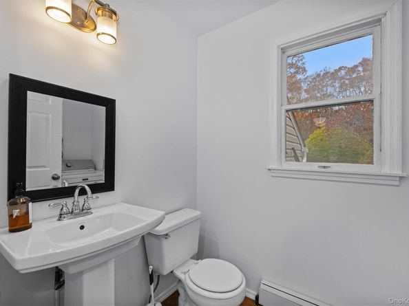 37 Pond Lane, Ridge NY 11961