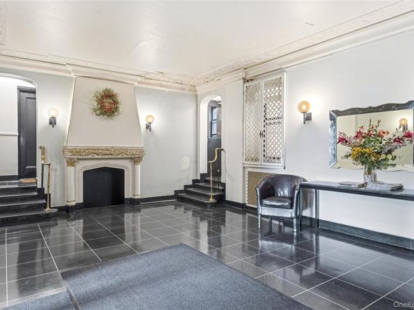 141 Woodmere 5C, Woodmere NY 11598