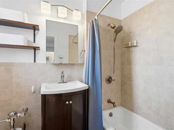 141 Woodmere 5C, Woodmere NY 11598