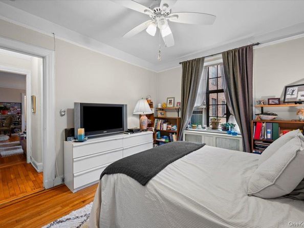 2 Westchester Ave 2L, White Plains NY 10601