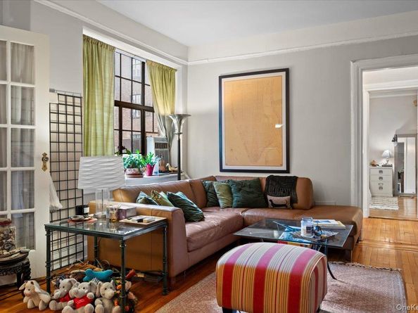 2 Westchester Ave 2L, White Plains NY 10601