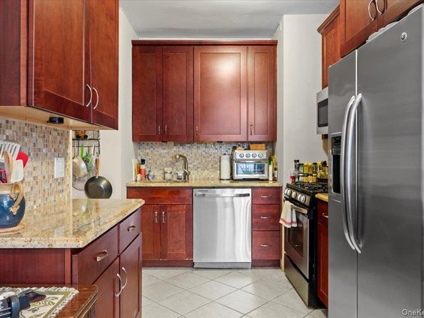 2 Westchester Ave 2L, White Plains NY 10601