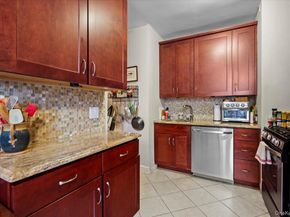 2 Westchester Ave 2L, White Plains NY 10601