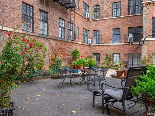 2 Westchester Ave 2L, White Plains NY 10601