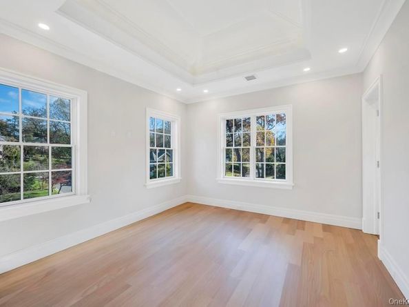 207 Mill Spring Road, Manhasset NY 11030