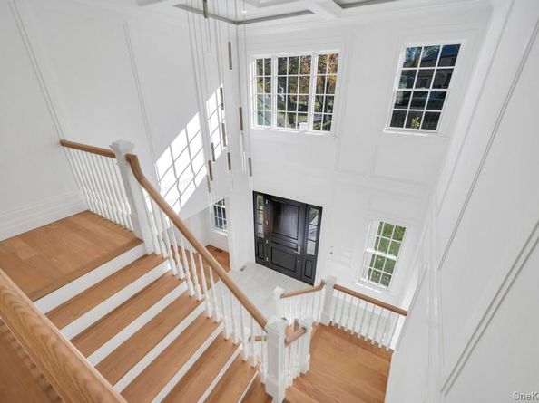 207 Mill Spring Road, Manhasset NY 11030