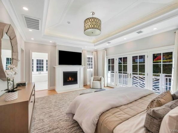 207 Mill Spring Road, Manhasset NY 11030