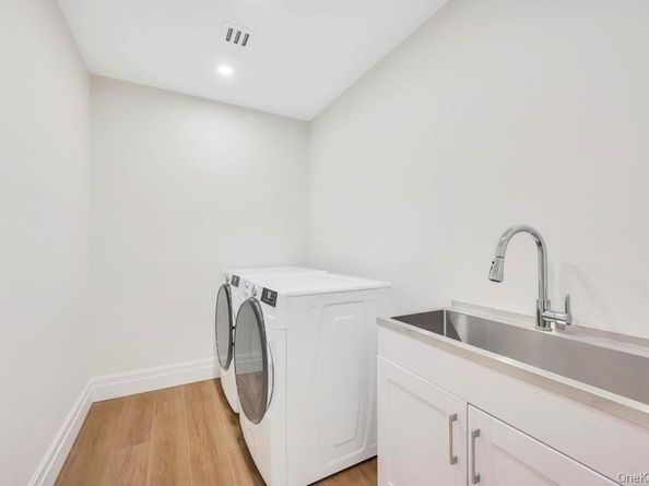 207 Mill Spring Road, Manhasset NY 11030