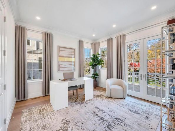 207 Mill Spring Road, Manhasset NY 11030