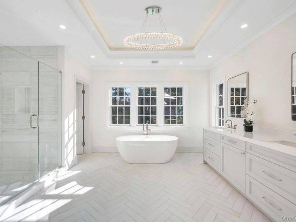 207 Mill Spring Road, Manhasset NY 11030