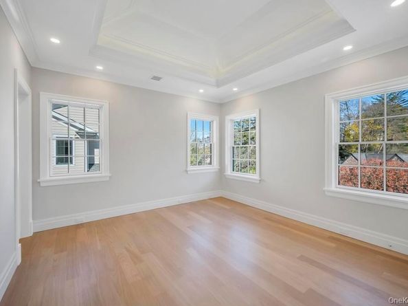 207 Mill Spring Road, Manhasset NY 11030