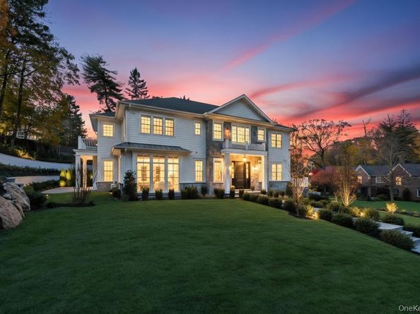 207 Mill Spring Road, Manhasset NY 11030