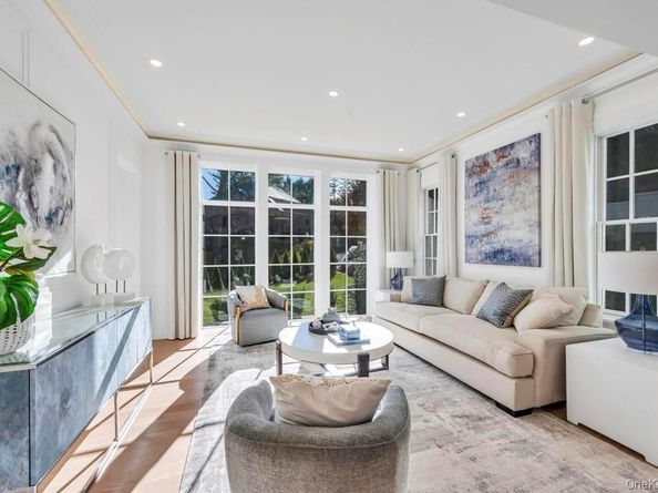 207 Mill Spring Road, Manhasset NY 11030