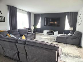 9 Lilac Lane, Ridge NY 11961