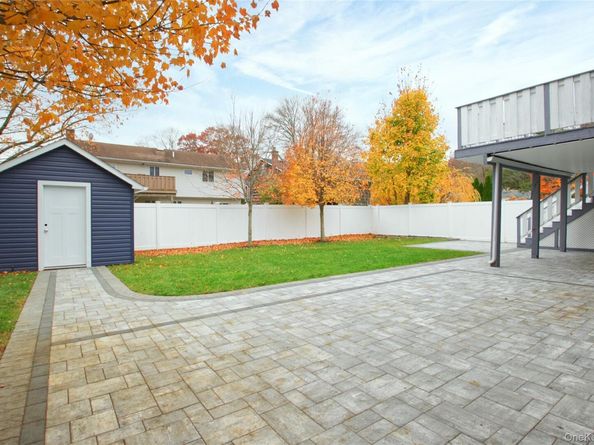 26 Norwich Street, Huntington Station NY 11746