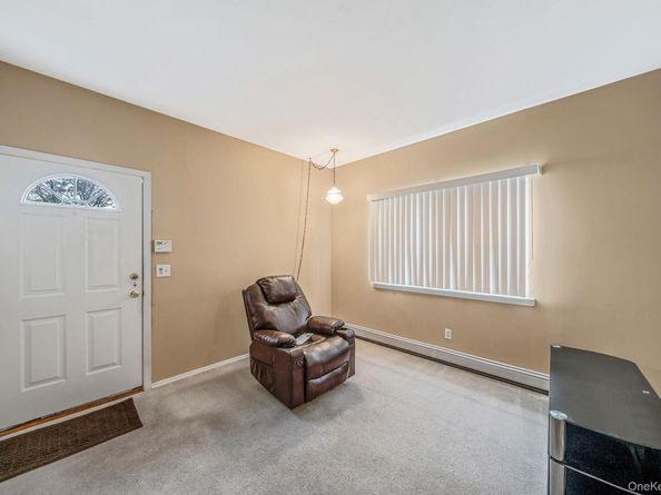 1 Monaco Court, Ronkonkoma NY 11779