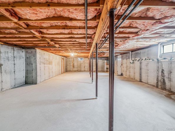 1 Monaco Court, Ronkonkoma NY 11779