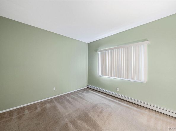 1 Monaco Court, Ronkonkoma NY 11779