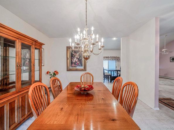 1 Monaco Court, Ronkonkoma NY 11779