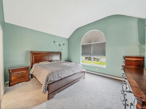 1 Monaco Court, Ronkonkoma NY 11779