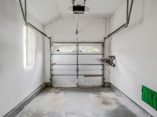 1 Monaco Court, Ronkonkoma NY 11779