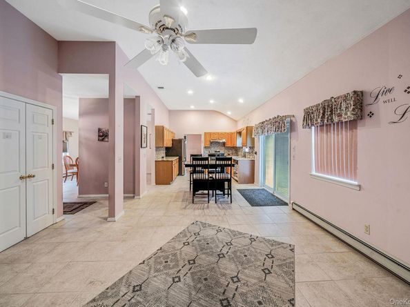 1 Monaco Court, Ronkonkoma NY 11779