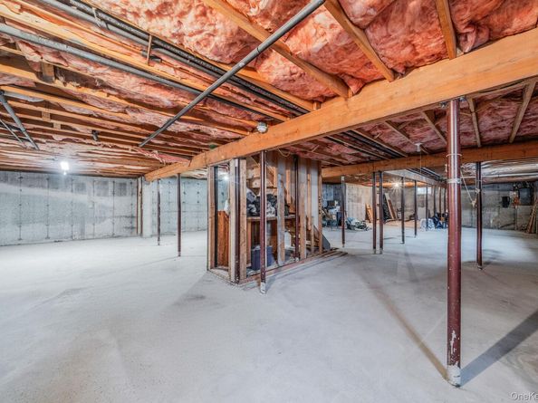 1 Monaco Court, Ronkonkoma NY 11779