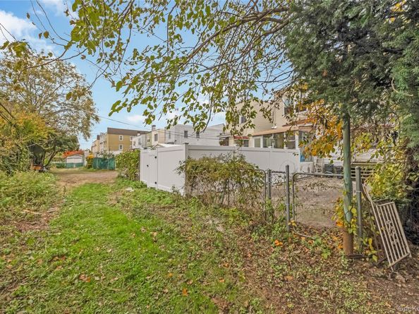 23-38 144th Street, Whitestone NY 11357