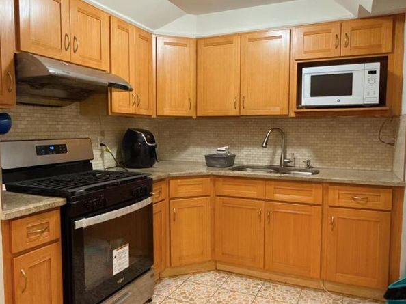 4260 Colden Street 3A, Flushing NY 11355