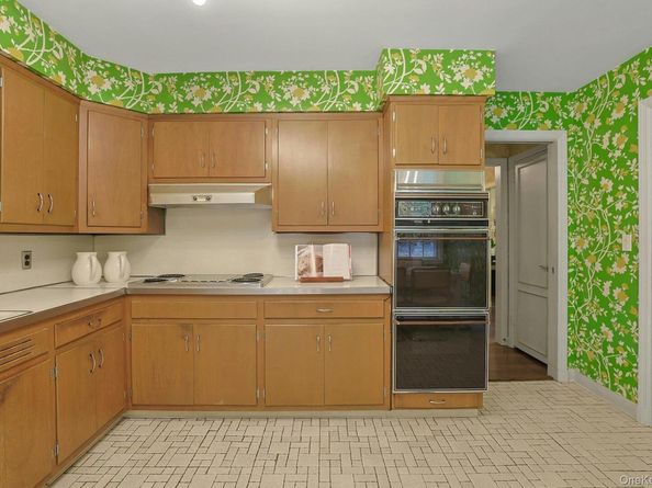 1 Elm Road, Scarsdale NY 10583